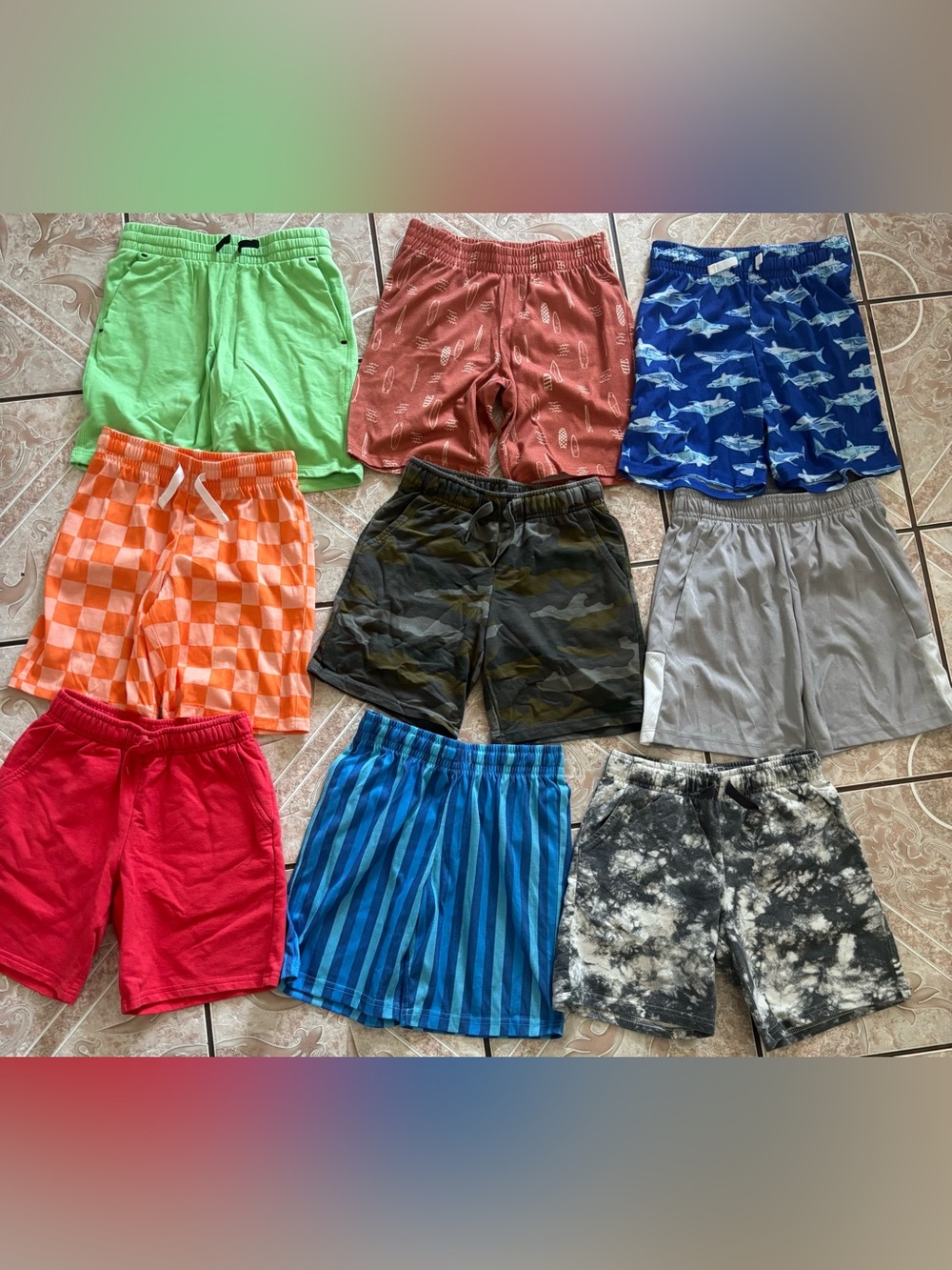 Bundle of 9️⃣ boys shorts size M(8)